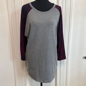 LuLaRoe Randy‎ Gray and Red Raglan 3/4 Sleeve Tee Plus Size 3XL